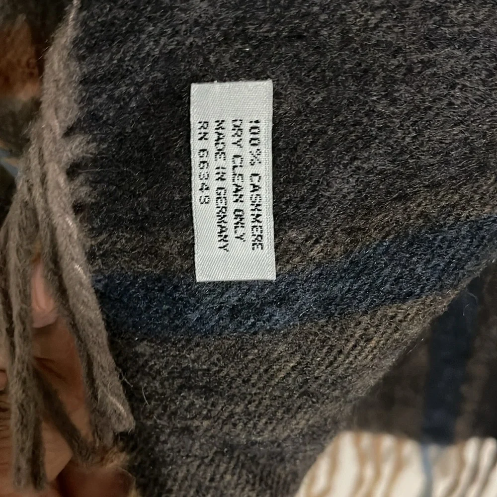 Joesph Abboud men’s brown fringe plaid cashmere scarf